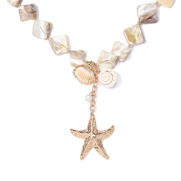 Beachside Breeze Necklace in Shell