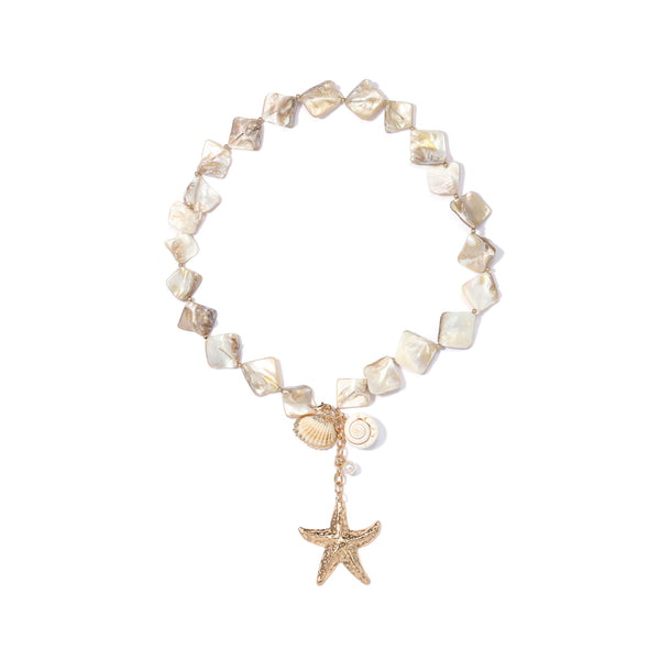 Beachside Breeze Necklace in Shell
