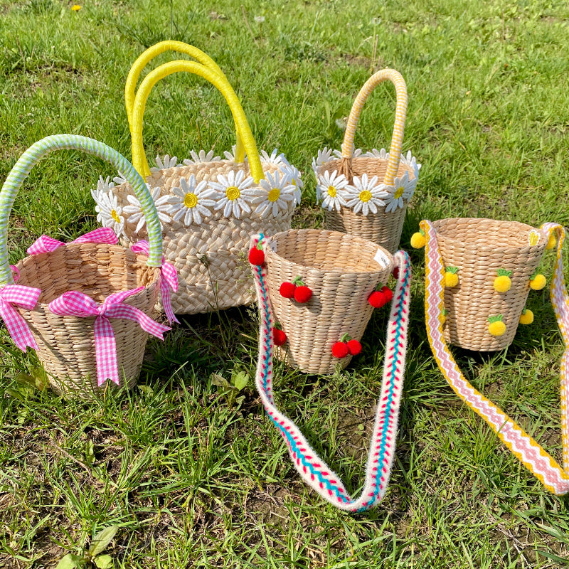 Daisy Bloom Straw Bag