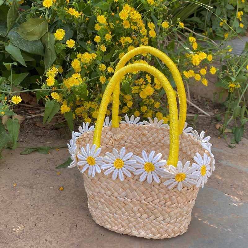 Daisy Bloom Straw Bag