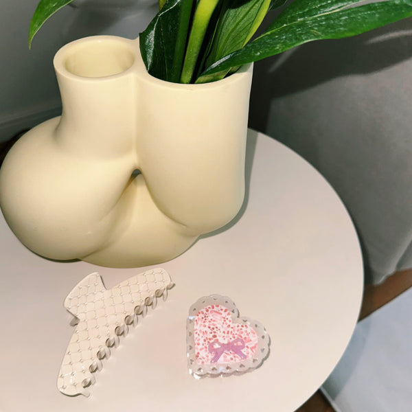 Laced Heart Hair Claw in Pink Bowknot