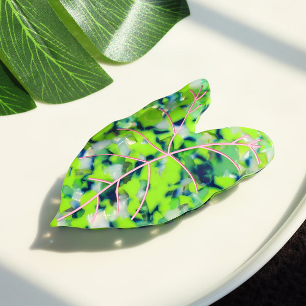 Leaves Claw in Green