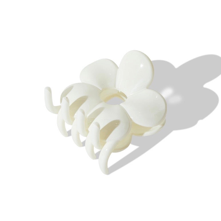 Dolores Hair Claw in White